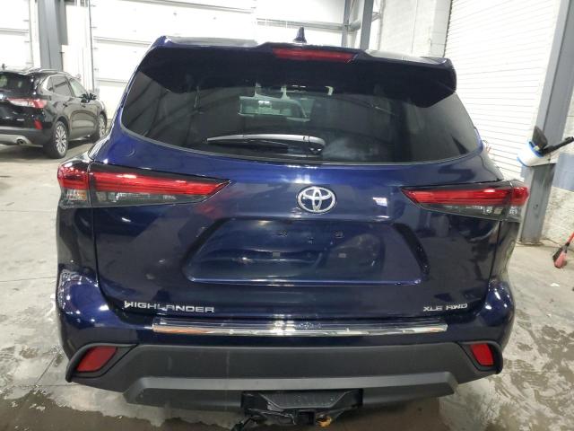 5TDGZRBH6NS595095 - 2022 TOYOTA HIGHLANDER XLE BLUE photo 6