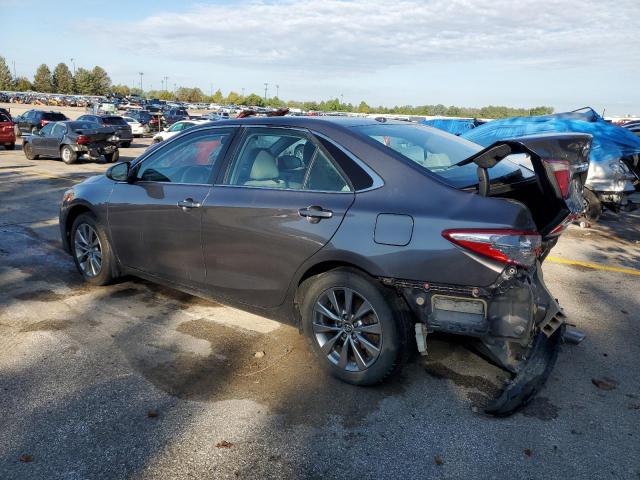 4T1BF1FK0HU269332 - 2017 TOYOTA CAMRY LE GRAY photo 2