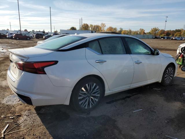 1N4BL4DV4PN398930 - 2023 NISSAN ALTIMA SV WHITE photo 3