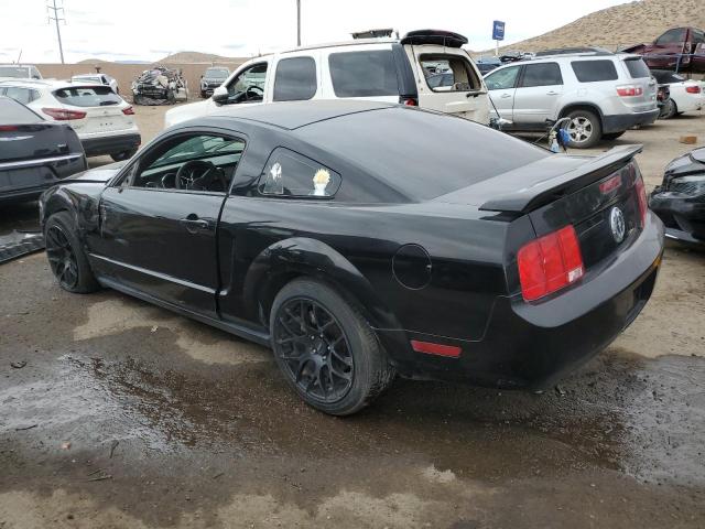 1ZVHT80NX85172018 - 2008 FORD MUSTANG BLACK photo 2