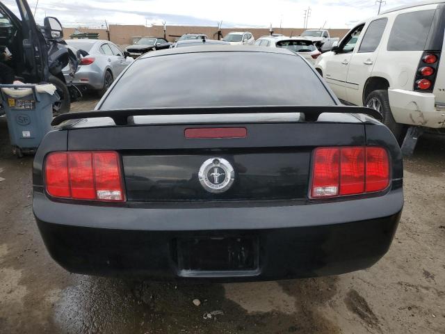 1ZVHT80NX85172018 - 2008 FORD MUSTANG BLACK photo 6