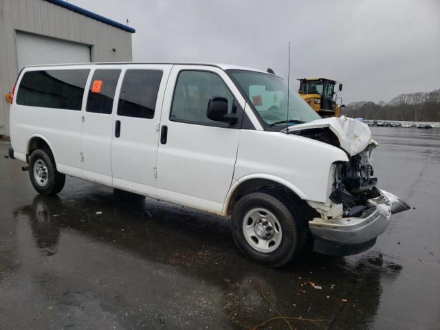 1GAZGPFG5H1337410 - 2017 CHEVROLET EXPRESS G3 LT WHITE photo 4