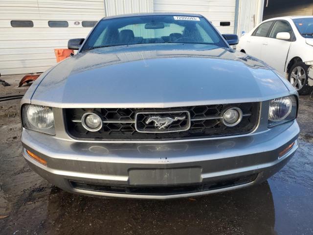 1ZVHT80N585135118 - 2008 FORD MUSTANG SILVER photo 5