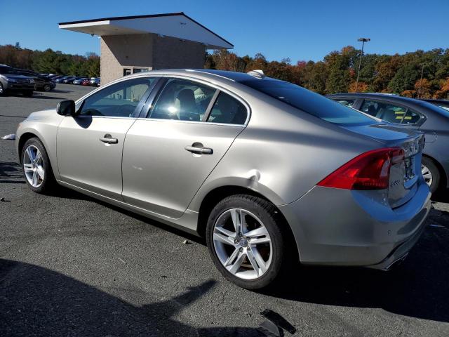 YV1612TK7F2351107 - 2015 VOLVO S60 PREMIER TAN photo 2