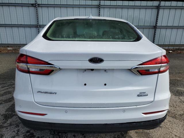 3FA6P0LU1LR212100 - 2020 FORD FUSION SE WHITE photo 6