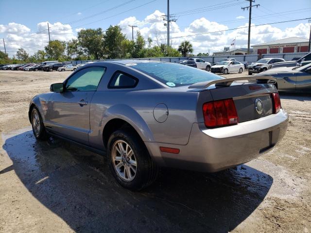 1ZVFT80N365157333 - 2006 FORD MUSTANG GRAY photo 2