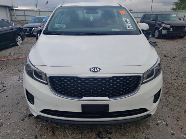 KNDMA5C14J6409164 - 2018 KIA SEDONA L WHITE photo 5