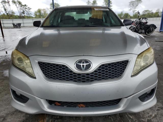 4T1BF3EK7BU205728 - 2011 TOYOTA CAMRY BASE SILVER photo 5