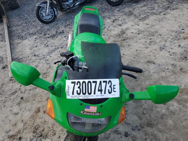 JKAZX4D12NB505749 - 1992 KAWASAKI ZX600 D GREEN photo 5