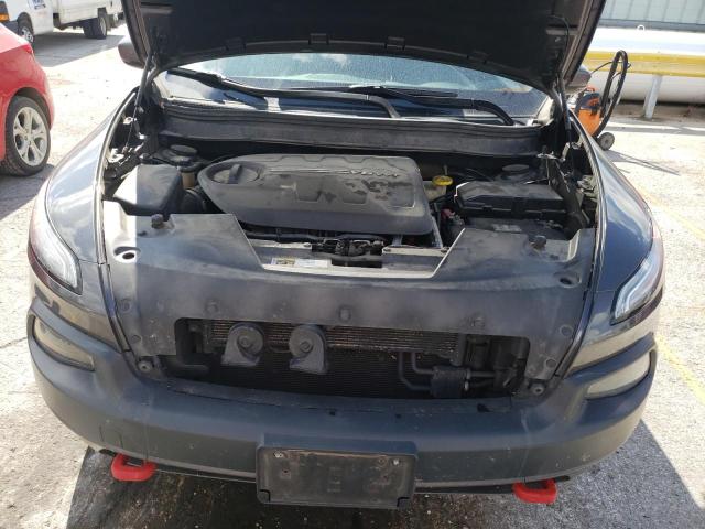 1C4PJMBS4GW176316 - 2016 JEEP CHEROKEE TRAILHAWK GRAY photo 11