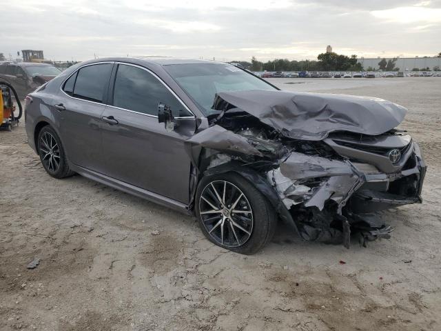 4T1T11AKXRU910692 - 2024 TOYOTA CAMRY SE NIGHT SHADE GRAY photo 4