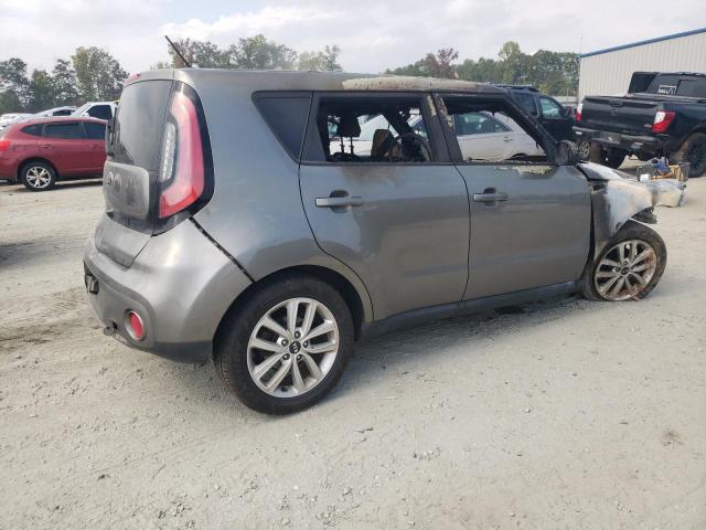 KNDJP3A57J7508521 - 2018 KIA SOUL + GRAY photo 3