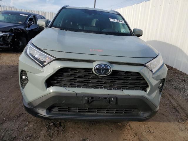 2T3A1RFV2LW135814 - 2020 TOYOTA RAV4 XLE PREMIUM GREEN photo 5