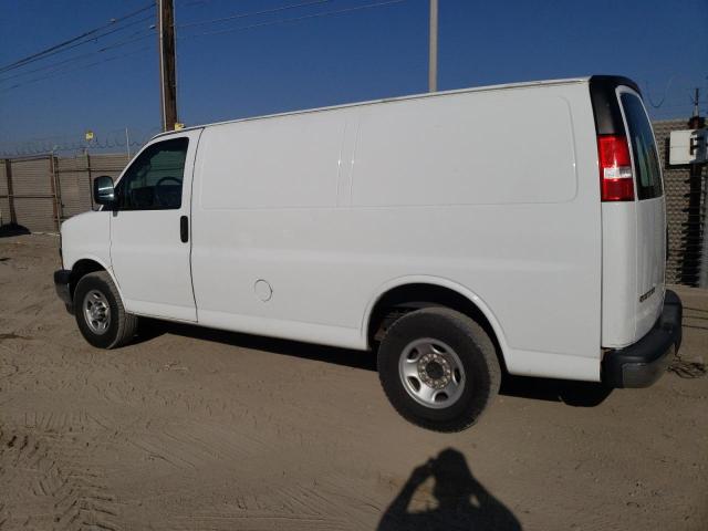 1GCWGAFG0J1288212 - 2018 CHEVROLET EXPRESS G2 WHITE photo 2