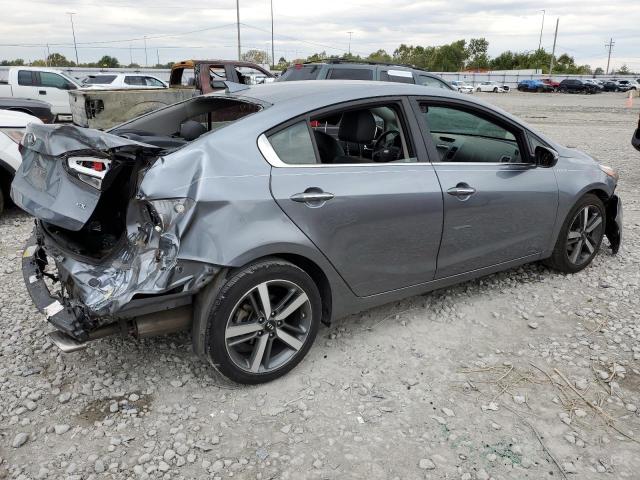 3KPFL4A86HE003937 - 2017 KIA FORTE EX GRAY photo 3