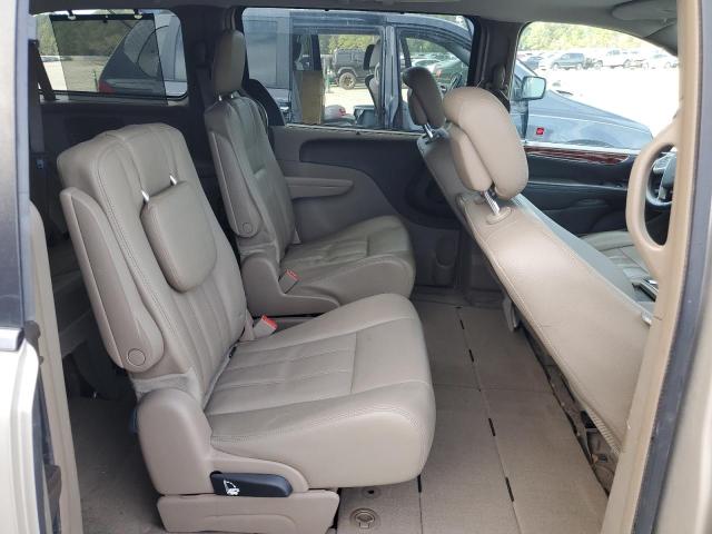 2C4RC1CG4GR283662 - 2016 CHRYSLER TOWN & COU TOURING L GOLD photo 11