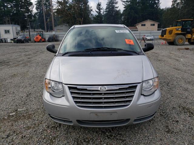 2A4GP44RX6R793701 - 2006 CHRYSLER TOWN & COU LX SILVER photo 5