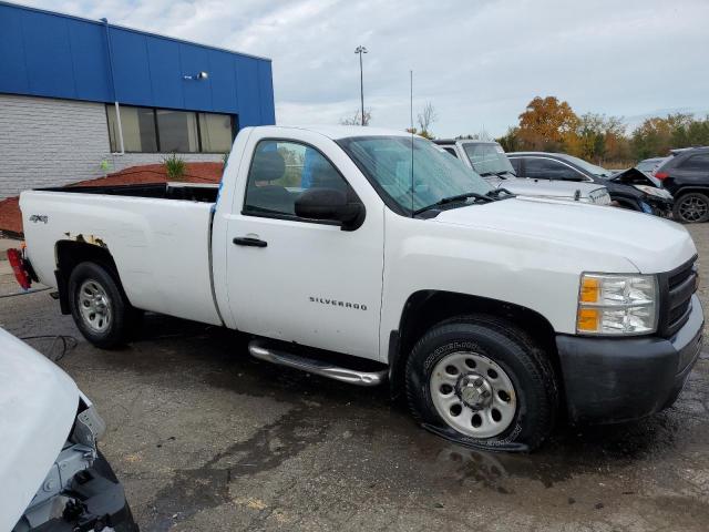 1GCNKPE01BZ365965 - 2011 CHEVROLET SILVERADO K1500 WHITE photo 4