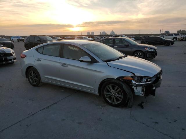 5NPD84LF8JH240788 - 2018 HYUNDAI ELANTRA SEL SILVER photo 4