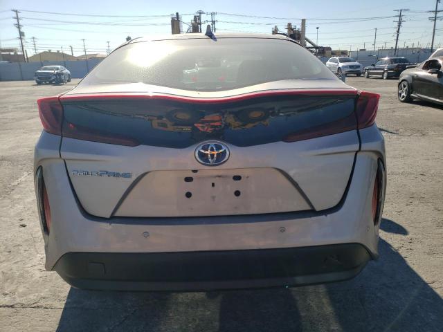JTDKARFPXH3026744 - 2017 TOYOTA PRIUS PRIM 银色 照片 6