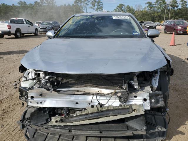 4T1C11AK8NU623765 - 2022 TOYOTA CAMRY LE SILVER photo 5