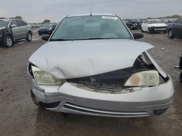 1FAFP34N37W103018 - 2007 FORD FOCUS ZX4 SILVER photo 5