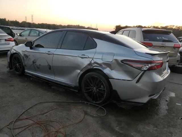 4T1KZ1AK5NU060713 - 2022 TOYOTA CAMRY TRD SILVER photo 2