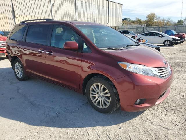 5TDYK3DC4FS613926 - 2015 TOYOTA SIENNA XLE MAROON photo 4