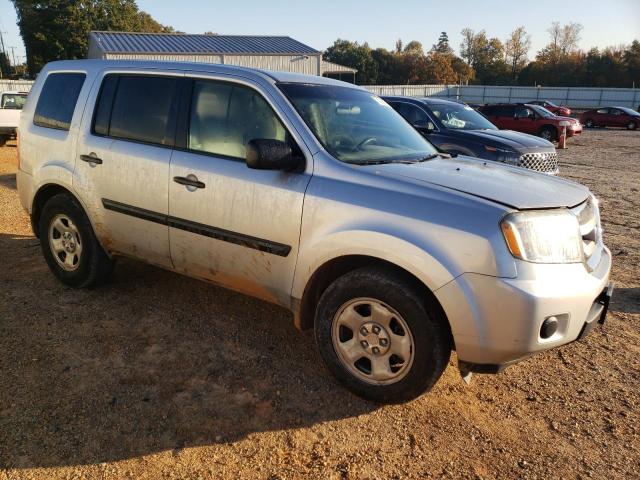 5FNYF4H2XBB016726 - 2011 HONDA PILOT LX SILVER photo 4