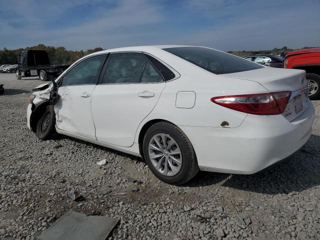 4T1BF1FK0HU734725 - 2017 TOYOTA CAMRY LE WHITE photo 2