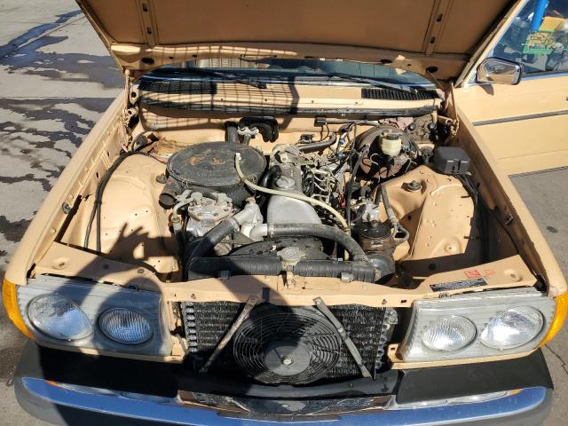 12312310017247 - 1977 MERCEDES-BENZ 240D TAN photo 11