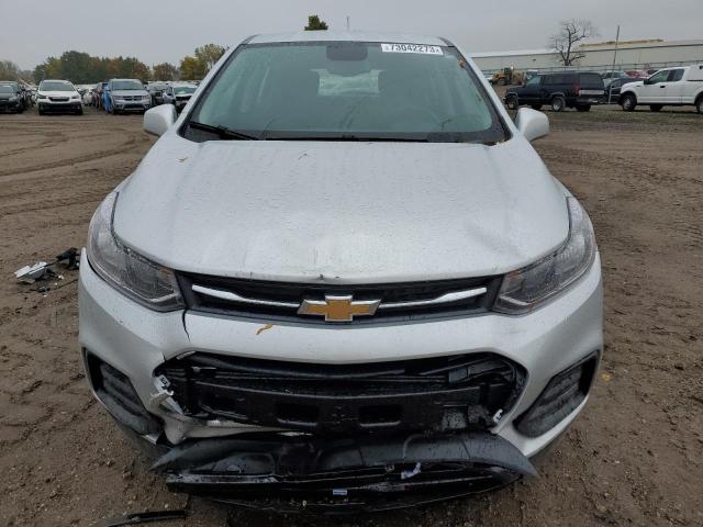 3GNCJKSB2KL346939 - 2019 CHEVROLET TRAX LS SILVER photo 5