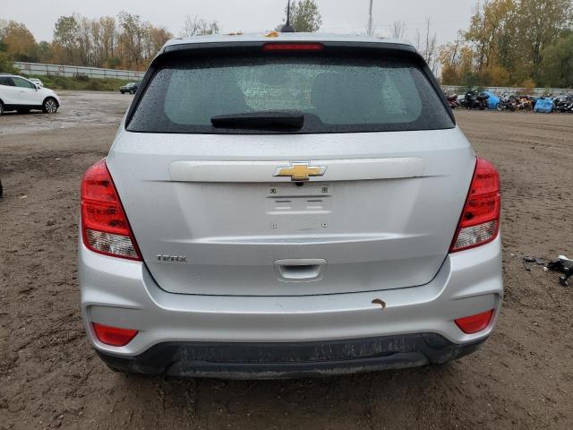 3GNCJKSB2KL346939 - 2019 CHEVROLET TRAX LS SILVER photo 6