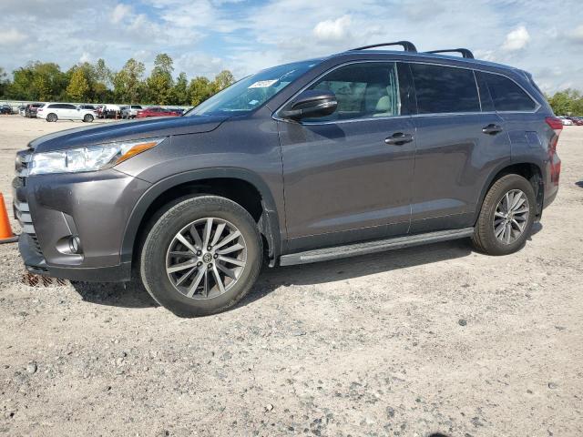 5TDKZRFH4KS555730 - 2019 TOYOTA HIGHLANDER SE GRAY photo 1