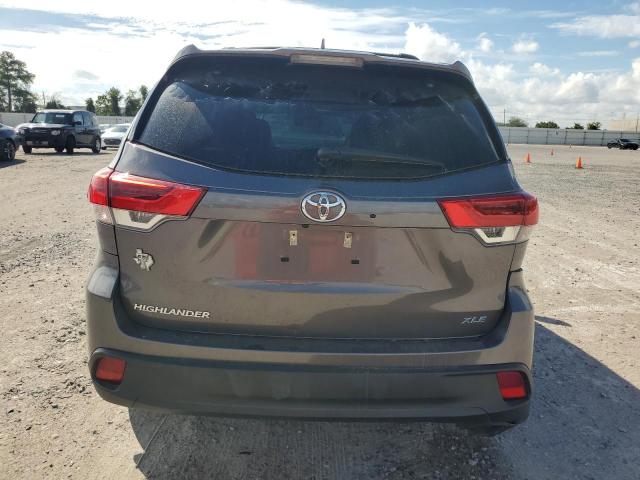 5TDKZRFH4KS555730 - 2019 TOYOTA HIGHLANDER SE GRAY photo 6