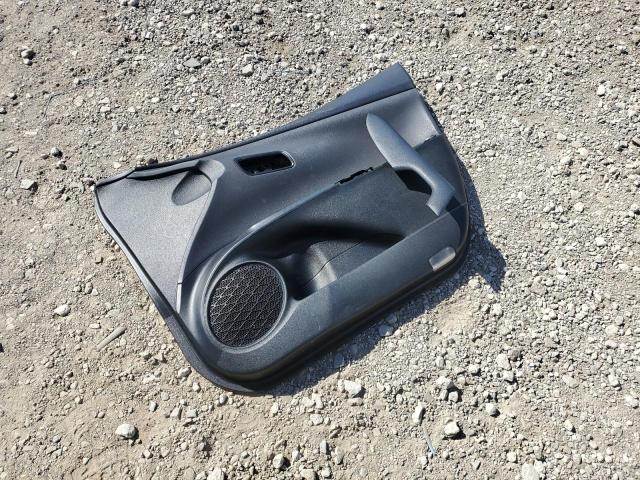 JTDKARFP0H3031743 - 2017 TOYOTA PRIUS PRIM 银色 照片 12