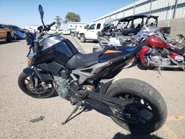 VBKTU6402KM737810 - 2019 KTM 790 DUKE SILVER photo 3