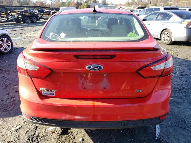 1FAHP3F22CL113806 - 2012 FORD FOCUS SE RED photo 6