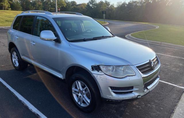 WVGBE77L09D017403 - 2009 VOLKSWAGEN TOUAREG 2 V6 SILVER photo 1