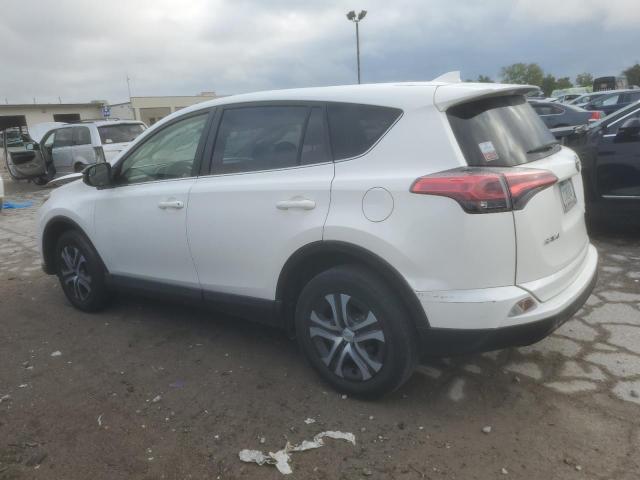 JTMBFREV5JJ735522 - 2018 TOYOTA RAV4 LE WHITE photo 2