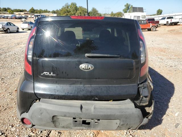 KNDJN2A26G7338439 - 2016 KIA SOUL BLACK photo 6