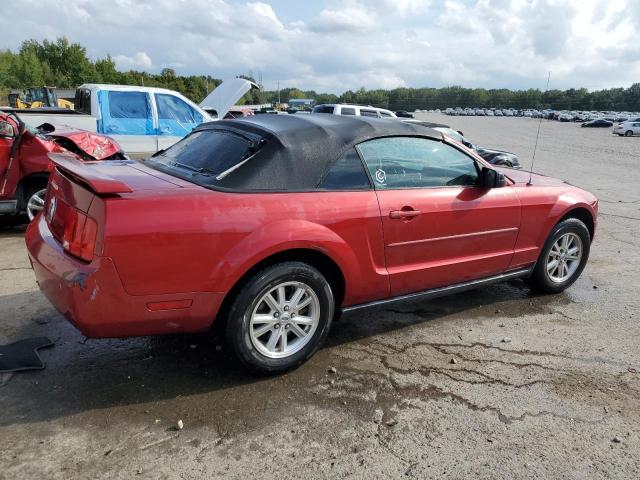 1ZVFT84N865242078 - 2006 FORD MUSTANG MAROON photo 3