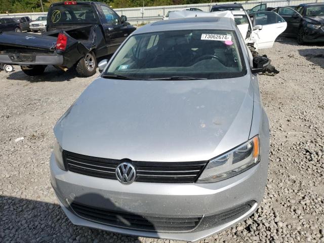 3VWDP7AJ4DM381624 - 2013 VOLKSWAGEN JETTA SE SILVER photo 5