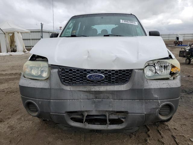 1FMYU02Z85DA05767 - 2005 FORD ESCAPE XLS WHITE photo 5