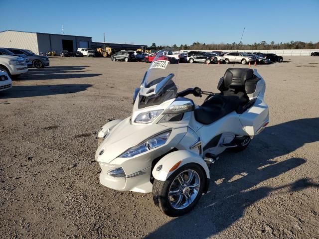 2BXJBDC18CV001912 - 2012 CAN-AM SPYDER ROA RT-LTD WHITE photo 2