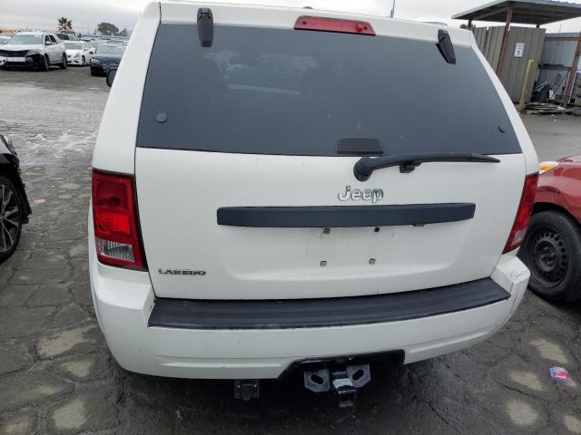 1J8GS48K88C104969 - 2008 JEEP GRAND CHER LAREDO თეთრი ფოტო 6