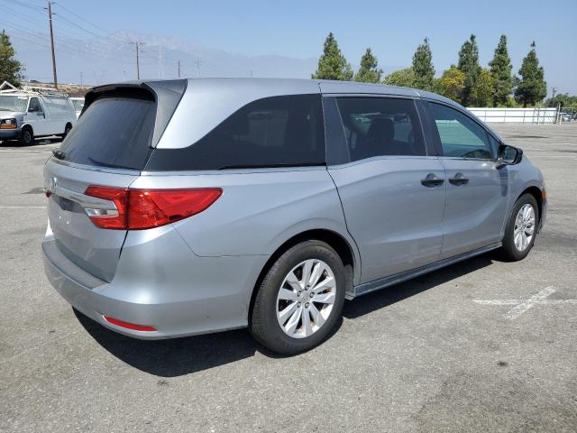 5FNRL6H2XJB083608 - 2018 HONDA ODYSSEY LX SILVER photo 3