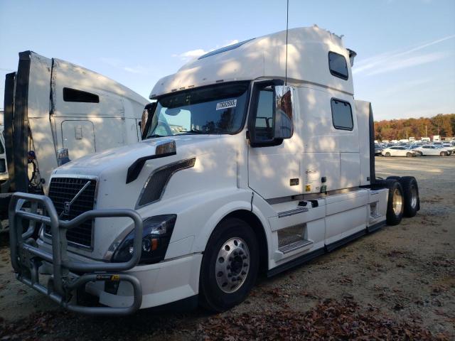 4V4NC9TJ9FN919808 - 2015 VOLVO VN VNL WHITE photo 2