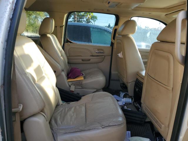1GYS4HEF4BR113693 - 2011 CADILLAC ESCALADE ESV LUXURY WHITE photo 11