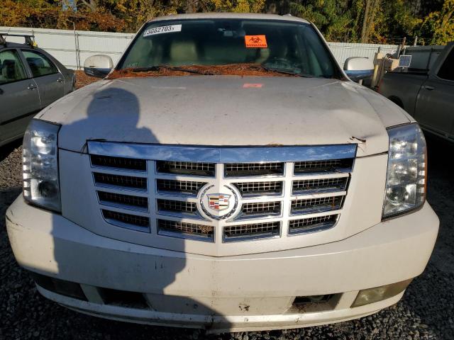 1GYS4HEF4BR113693 - 2011 CADILLAC ESCALADE ESV LUXURY WHITE photo 5